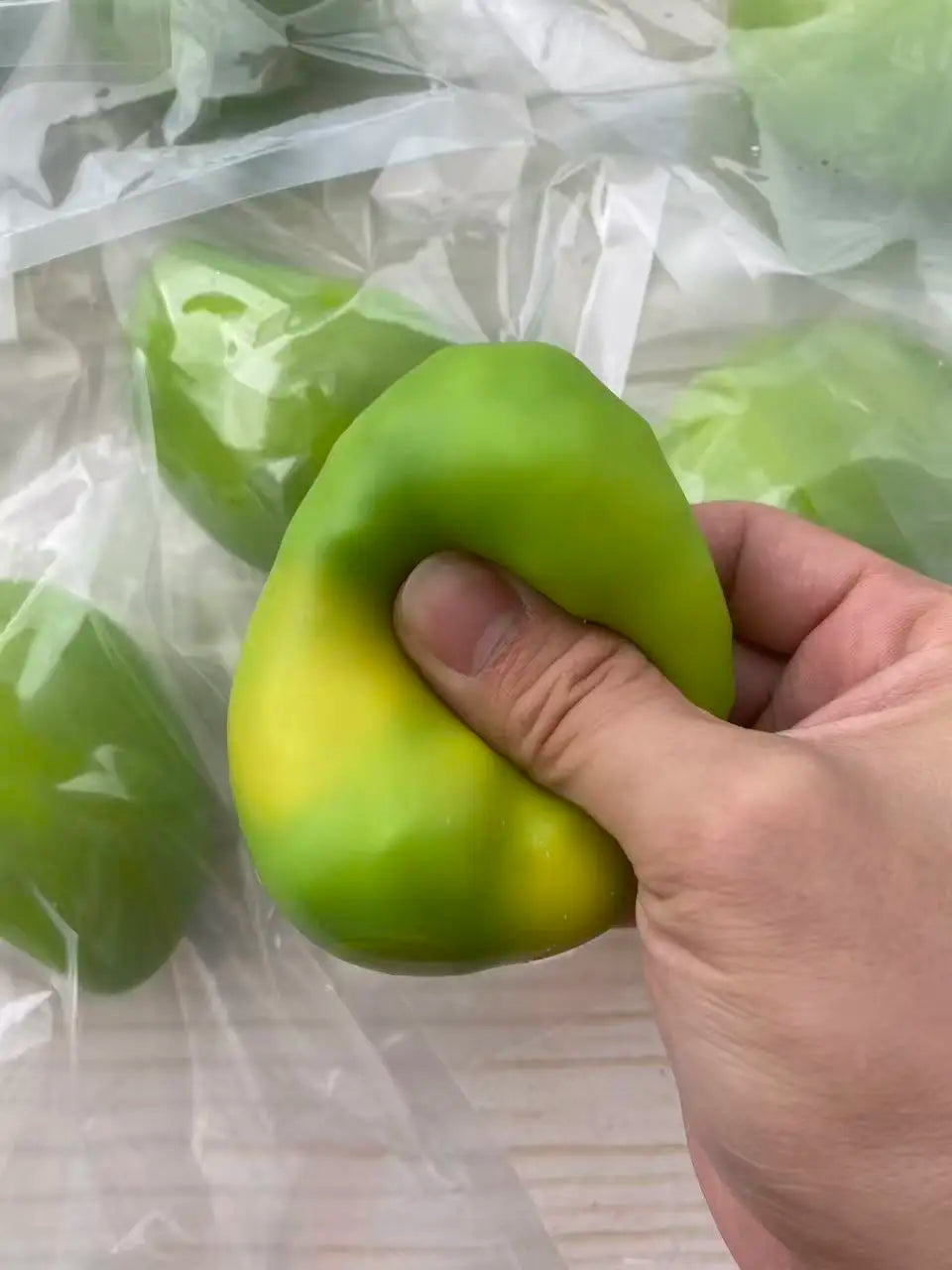 MangoMorph™ Color-Changing Squishy